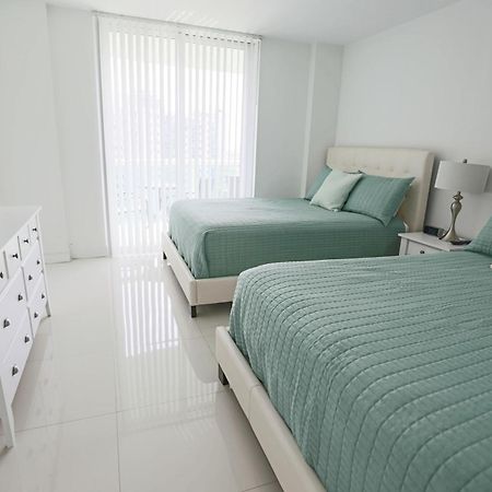 Ocean Reserve Luxury Condos Across From Sunny Isles Beach Miami Beach Eksteriør bilde