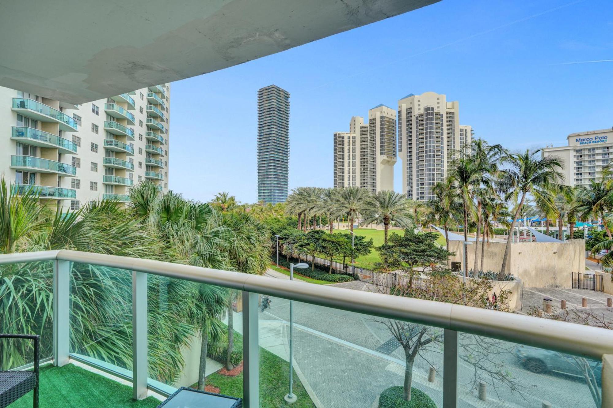 Ocean Reserve Luxury Condos Across From Sunny Isles Beach Miami Beach Eksteriør bilde