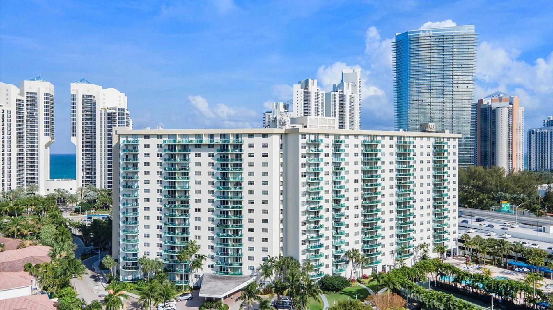 Ocean Reserve Luxury Condos Across From Sunny Isles Beach Miami Beach Eksteriør bilde
